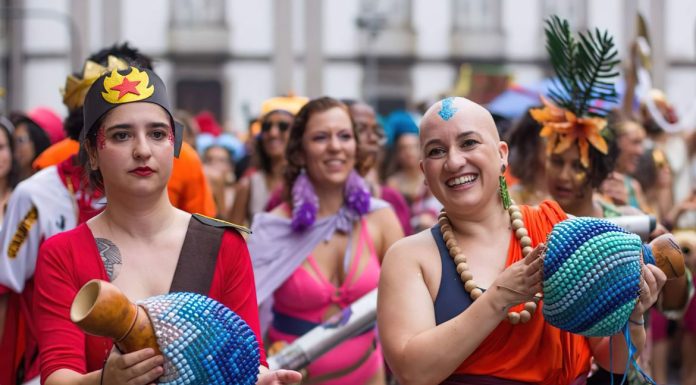 Mulheres contam como é viver com doença que provoca queda de cabelo