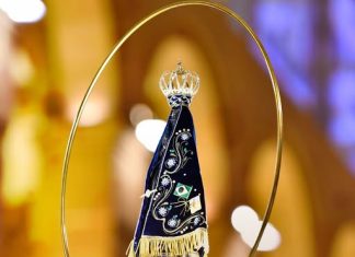 Mãe Aparecida, abençoe o nosso Brasil !