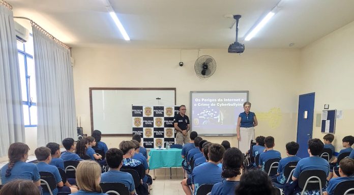 Polícia Civil promove palestra sobre ciberbulling e crimes virtuais para alunos de escola privada em Dracena
