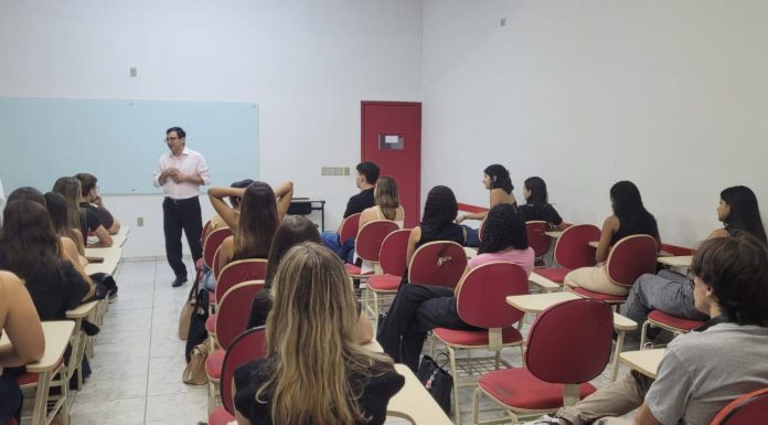 Recepção aos alunos e palestra na REGES começa o ano letivo