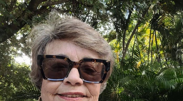 Darilene Vialle está de aniversário hoje. Parabéns!