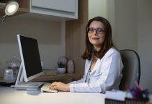 Mês da Mulher: Seu corpo fala e os hormônios fazem parte da conversa. Dra Ana Elisa Rebeshini