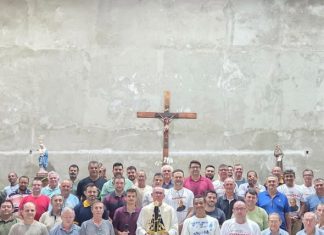 Terço dos homens na Paróquia São Frei Galvão em Dracena