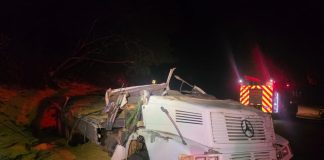 Trânsito: Capotamento de caminhão mata três pessoas