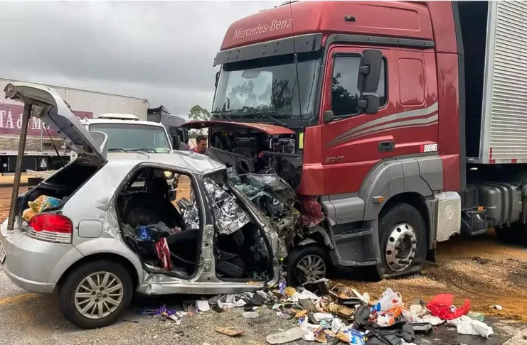 Trânsito: Seis pessoas da mesma família morrem em acidente