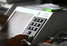 Política: Onze governadores renunciam para disputar eleições de outubro