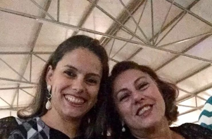 Aline Zanata usa redes sociais para felicitar sua mãe Maria Angela que está de aniversário.
