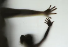Violência sexual atinge 64 meninas por dia no país