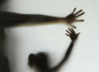 Violência sexual atinge 64 meninas por dia no país