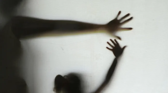 Violência sexual atinge 64 meninas por dia no país