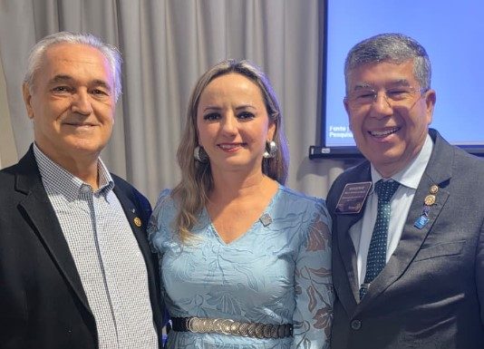 Gente Dinâmica. Dracena: Rotary Dracena Imperial realiza reuniao com presença do governador do Distrito 4510 e emposa 3 novos associadas