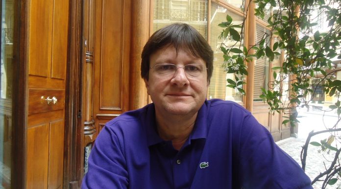 O médico, dr Sílvio Grando comemora aniversário hoje