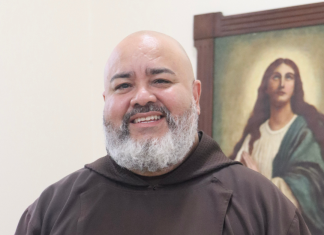 Frei Maurício participa de reunião em Roma.