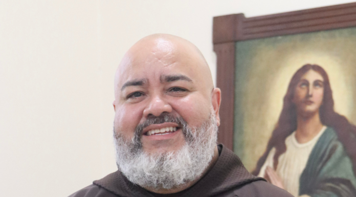 Frei Maurício participa de reunião em Roma.