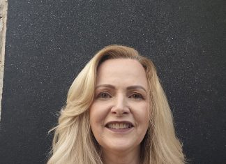 A Corretora de Imóveis, Silvana Ribeiro Frucri comemora aniversário nesta segunda-feira