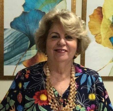 Ângela Pollon Branco está de aniversário hoje.