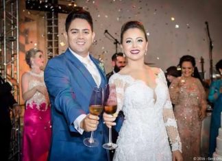 Douglas Carvalho e Lais celebram 10 anos de casamento
