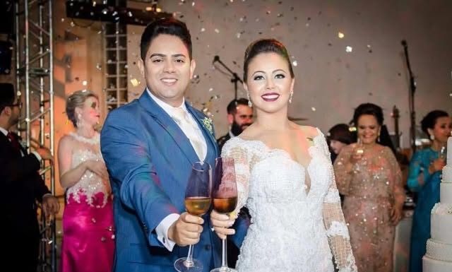Douglas Carvalho e Lais celebram 10 anos de casamento